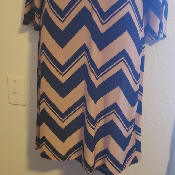 NEW Zigzag round neckline black tan midi dress - Picture 4 of 5
